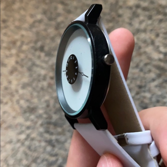 Watch - Picture 4 of 4